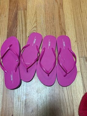 Old Navy Pink Flip Flop Sandals - 2 Pairs